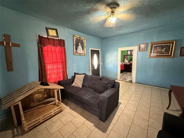 610 W 13th Avenue, Corsicana, TX 75110