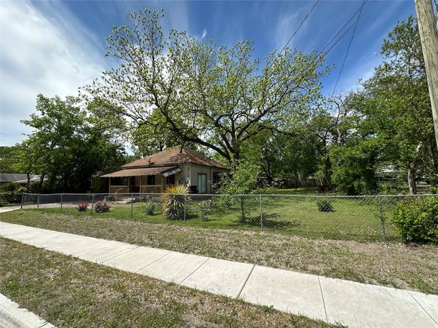610 W 13th Avenue, Corsicana, TX 75110