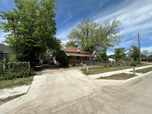 610 W 13th Avenue, Corsicana, TX 75110