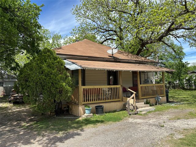 610 W 13th Avenue, Corsicana, TX 75110