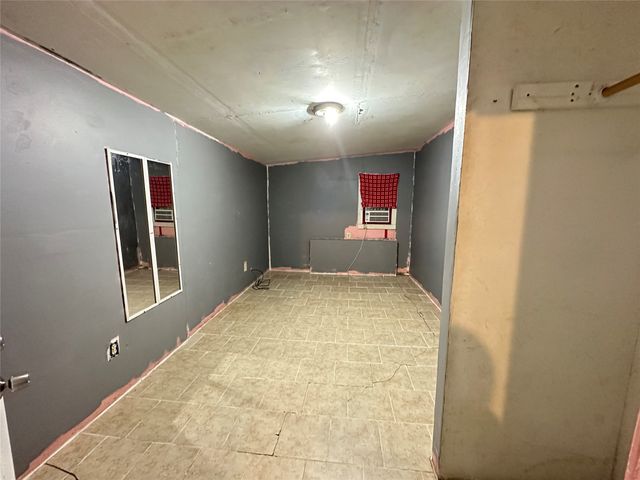 610 W 13th Avenue, Corsicana, TX 75110