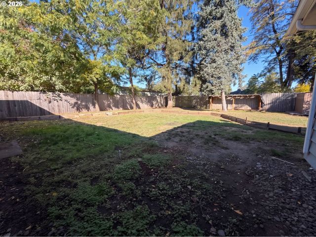 563 MANBRIN Dr, Keizer, OR 97303