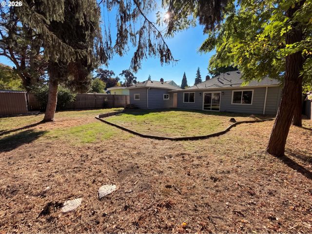 563 MANBRIN Dr, Keizer, OR 97303