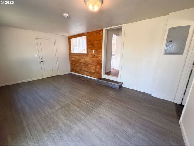 563 MANBRIN Dr, Keizer, OR 97303