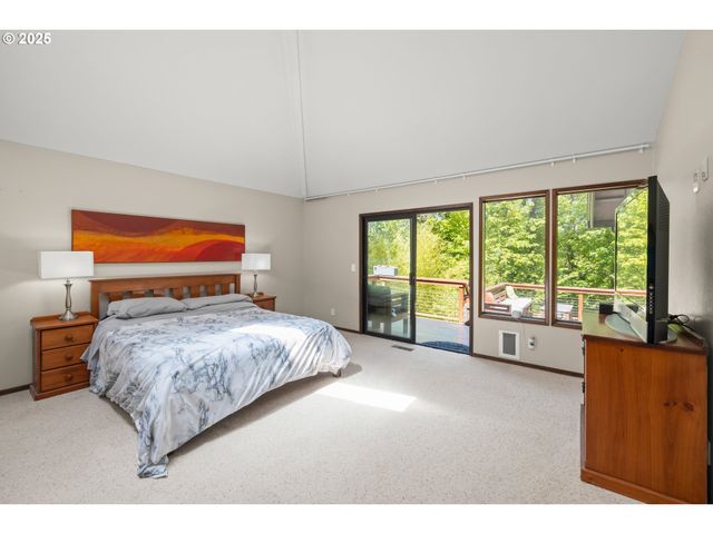 560 Se 59TH Ct, Hillsboro, OR 97123