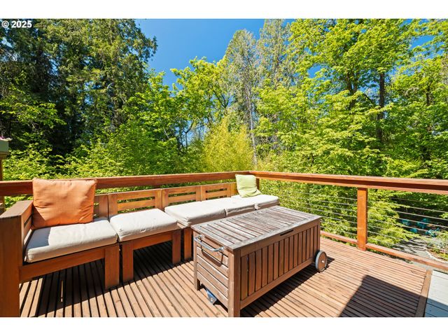 560 Se 59TH Ct, Hillsboro, OR 97123