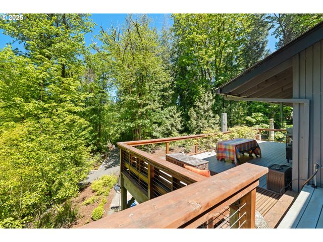 560 Se 59TH Ct, Hillsboro, OR 97123