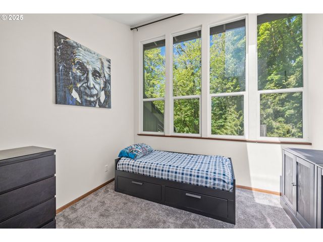 560 Se 59TH Ct, Hillsboro, OR 97123