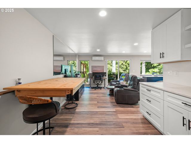 560 Se 59TH Ct, Hillsboro, OR 97123