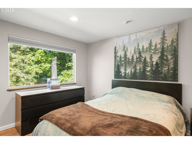 560 Se 59TH Ct, Hillsboro, OR 97123