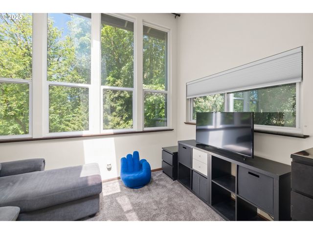 560 Se 59TH Ct, Hillsboro, OR 97123