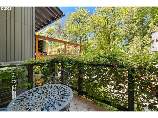 560 Se 59TH Ct, Hillsboro, OR 97123