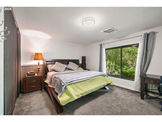560 Se 59TH Ct, Hillsboro, OR 97123