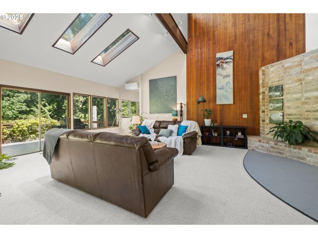 560 Se 59TH Ct, Hillsboro, OR 97123