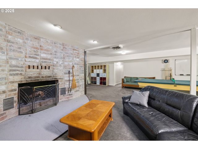 560 Se 59TH Ct, Hillsboro, OR 97123