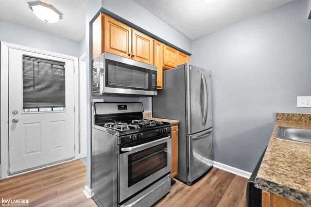 8439 Hickory Drive, Sterling Heights, MI 48312