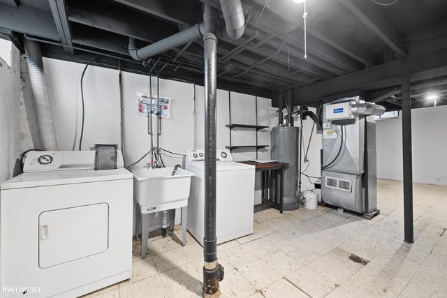 8439 Hickory Drive, Sterling Heights, MI 48312