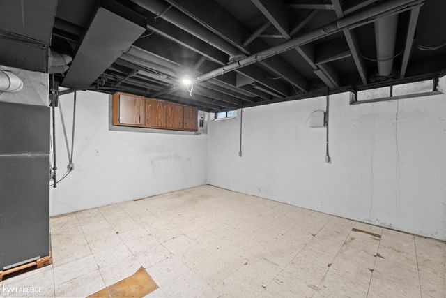 8439 Hickory Drive, Sterling Heights, MI 48312