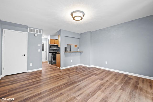 8439 Hickory Drive, Sterling Heights, MI 48312