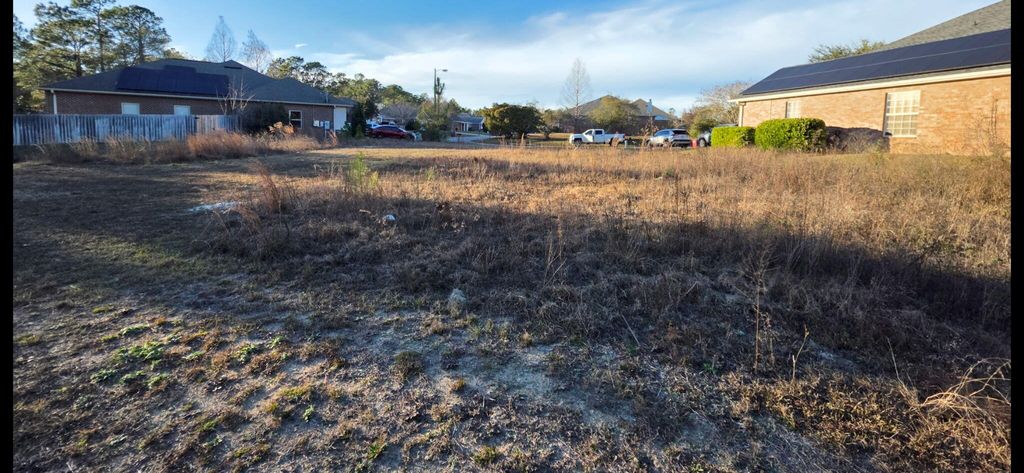 Image 2 of property listing at 122 Alicia Drive, Crestview, FL 32536