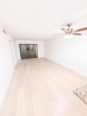 3399 Foxcroft Road 206, Miramar, FL 33025
