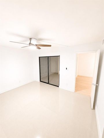 3399 Foxcroft Road 206, Miramar, FL 33025