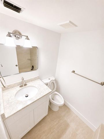 3399 Foxcroft Road 206, Miramar, FL 33025