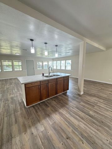 1540 Hickory St, Colorado City, TX 79512