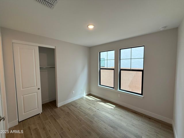 2430 W Los Arboles Place, Chandler, AZ 85224