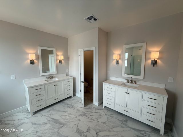 2430 W Los Arboles Place, Chandler, AZ 85224