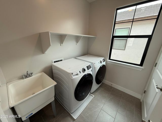 2430 W Los Arboles Place, Chandler, AZ 85224