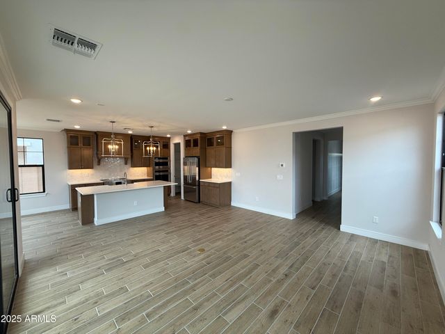 2430 W Los Arboles Place, Chandler, AZ 85224