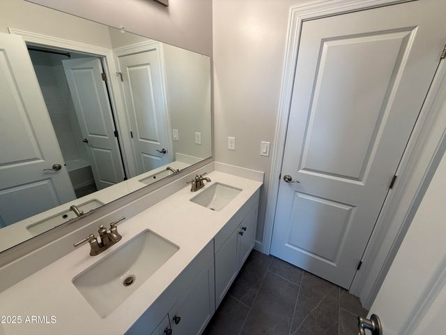 2430 W Los Arboles Place, Chandler, AZ 85224