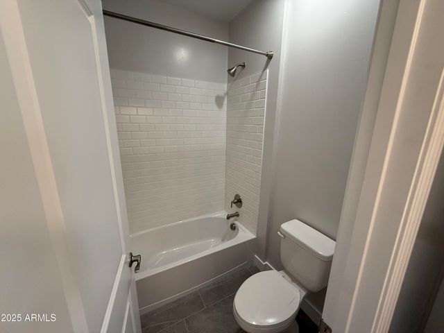 2430 W Los Arboles Place, Chandler, AZ 85224