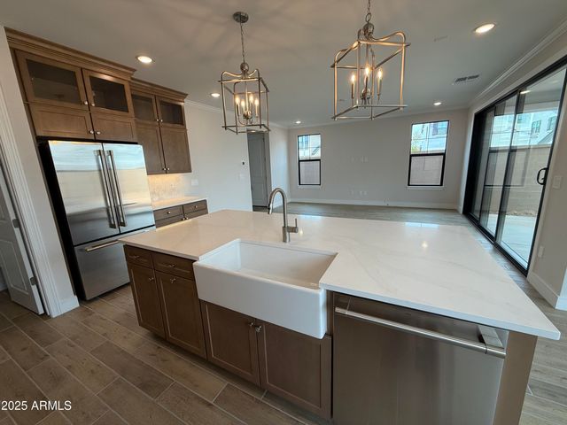 2430 W Los Arboles Place, Chandler, AZ 85224