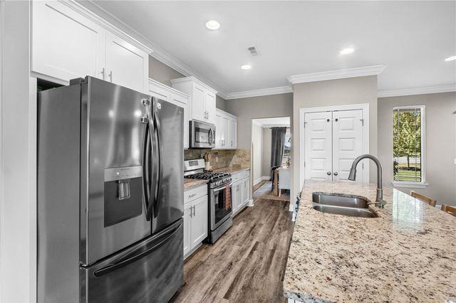 5812 W Mecklin Street, Fayetteville, AR 72704