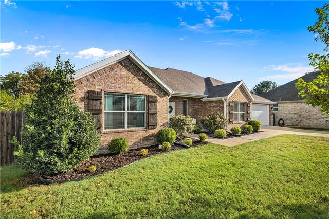 5812 W Mecklin Street, Fayetteville, AR 72704