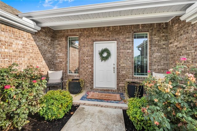 5812 W Mecklin Street, Fayetteville, AR 72704
