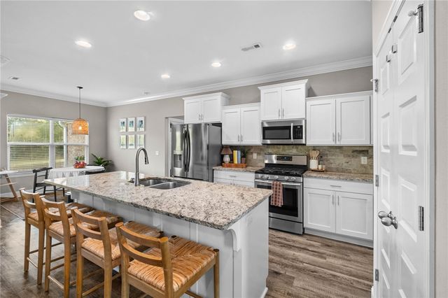 5812 W Mecklin Street, Fayetteville, AR 72704