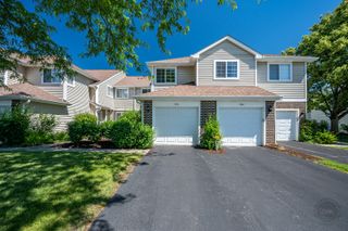 1136 E Cambria South Lane 1136, Lombard, IL 60148