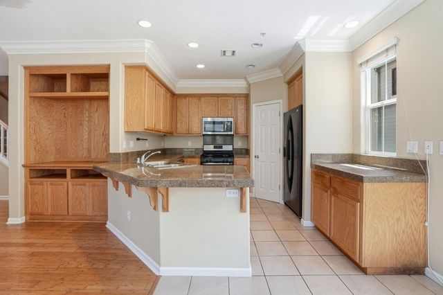 1350 Summer Lane, Richmond, CA 94806