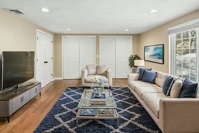 33 Eagle Run, Warwick, RI 02818