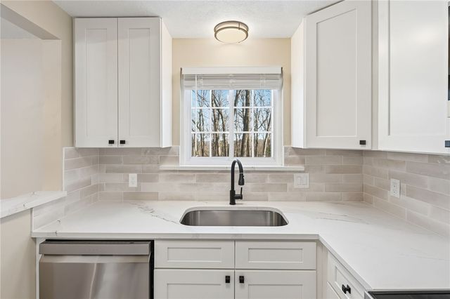 33 Eagle Run, Warwick, RI 02818