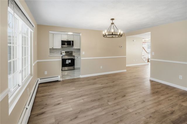 33 Eagle Run, Warwick, RI 02818