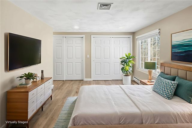 33 Eagle Run, Warwick, RI 02818