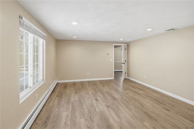 33 Eagle Run, Warwick, RI 02818