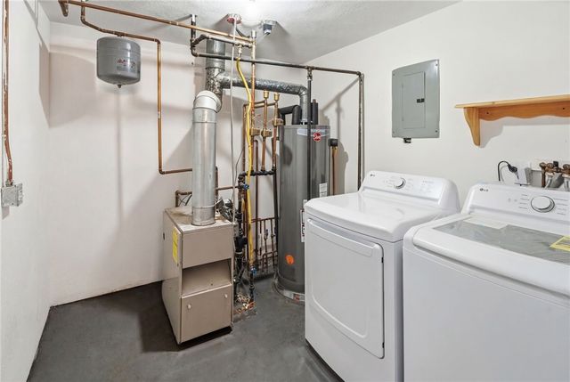 33 Eagle Run, Warwick, RI 02818