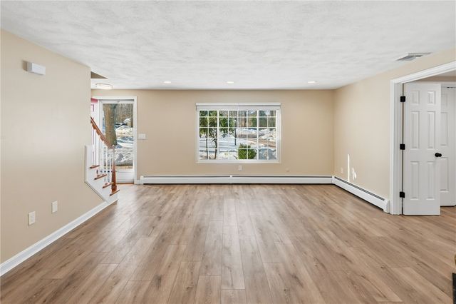 33 Eagle Run, Warwick, RI 02818