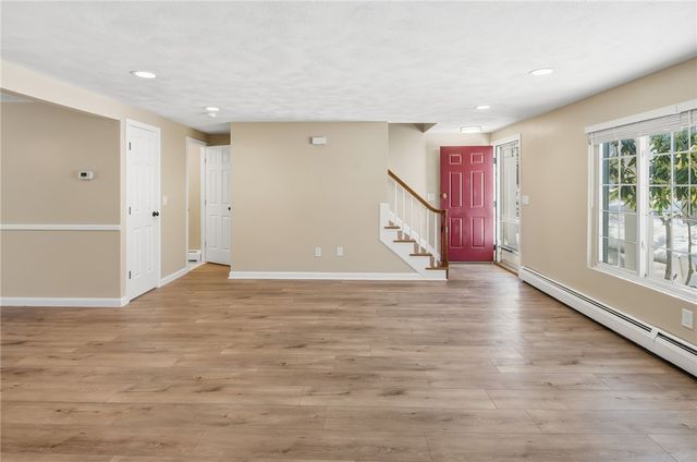 33 Eagle Run, Warwick, RI 02818