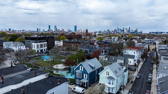 14 Harbor View St 1, Boston, MA 02125